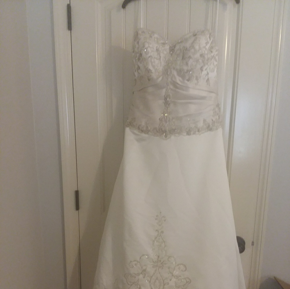 Allure Bridals wedding dress